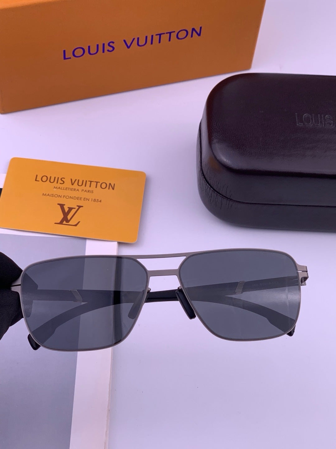 Louis Vuitton L816 Fashion Gold Lens Sunglasses for Men & Women - 357737