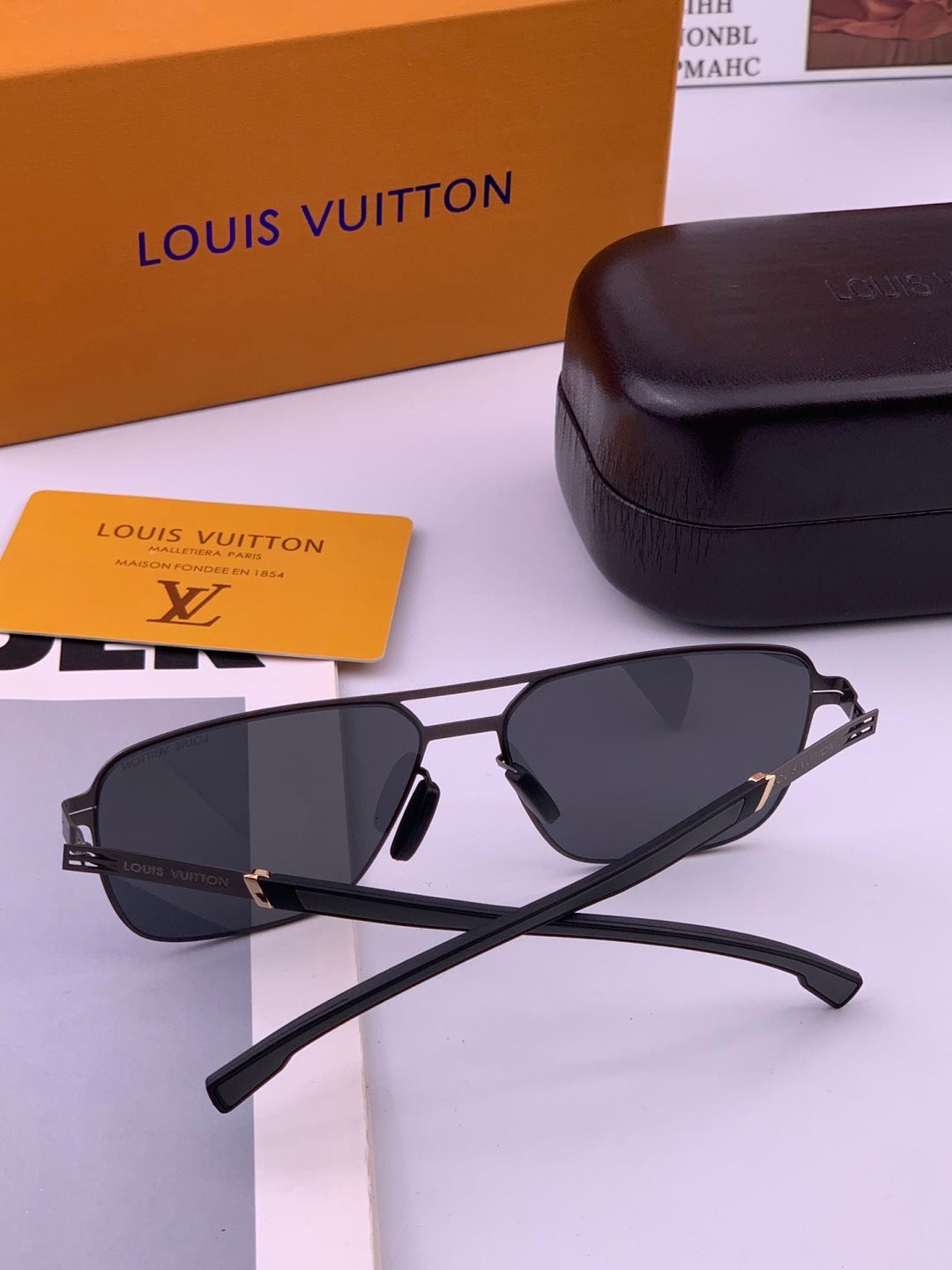 Louis Vuitton L816 Fashion Gold Lens Sunglasses for Men & Women - 357737 - detail image 6