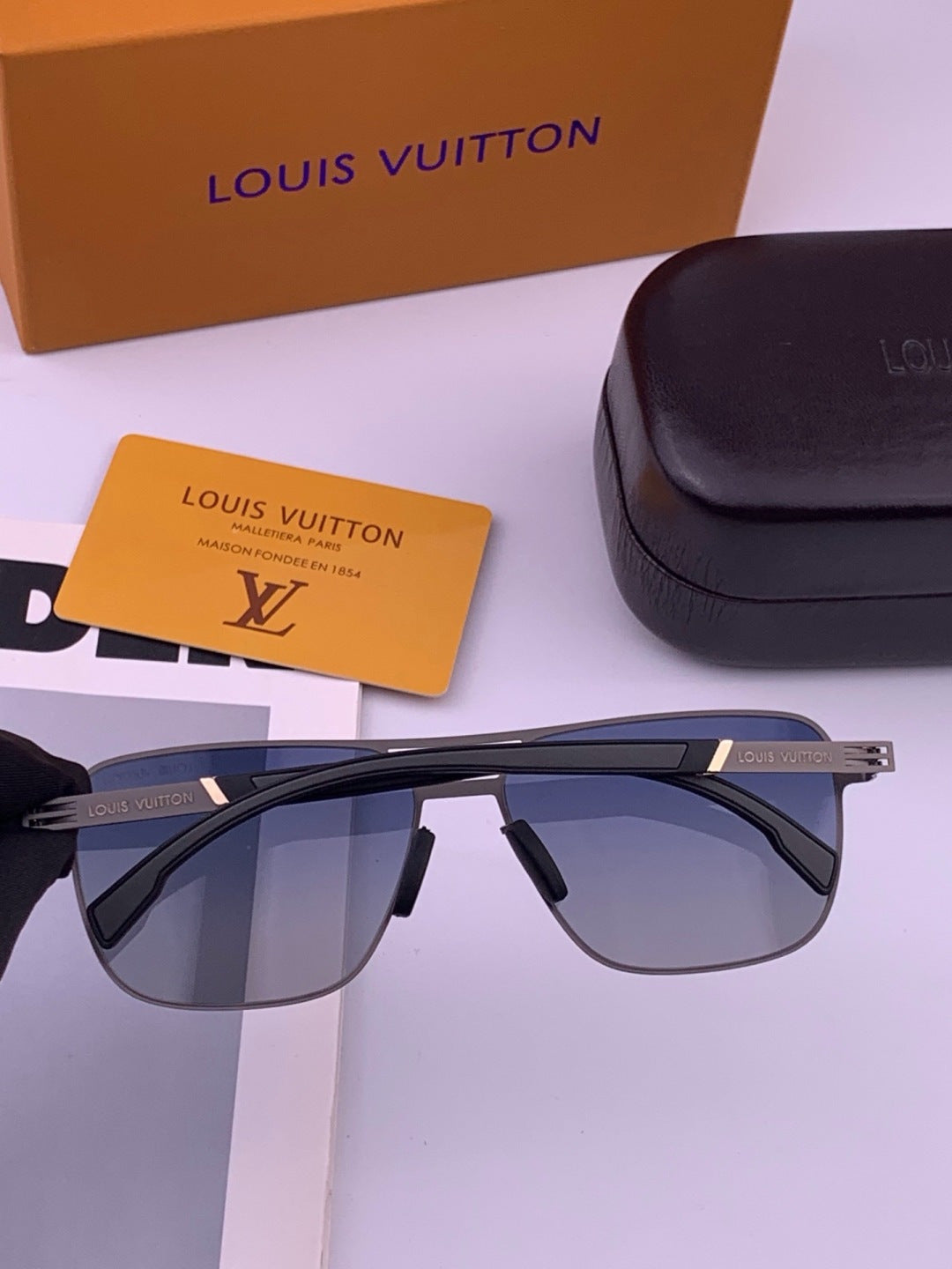 Louis Vuitton L816 Fashion Gold Lens Sunglasses for Men & Women - 357738 - detail image 4