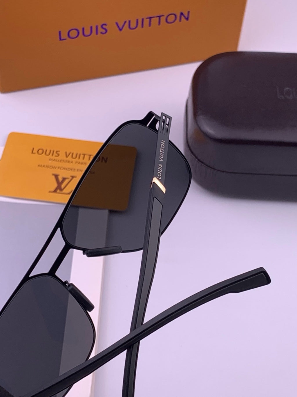 Louis Vuitton L816 Fashion Gold Lens Sunglasses for Men & Women - 357739 - detail image 5