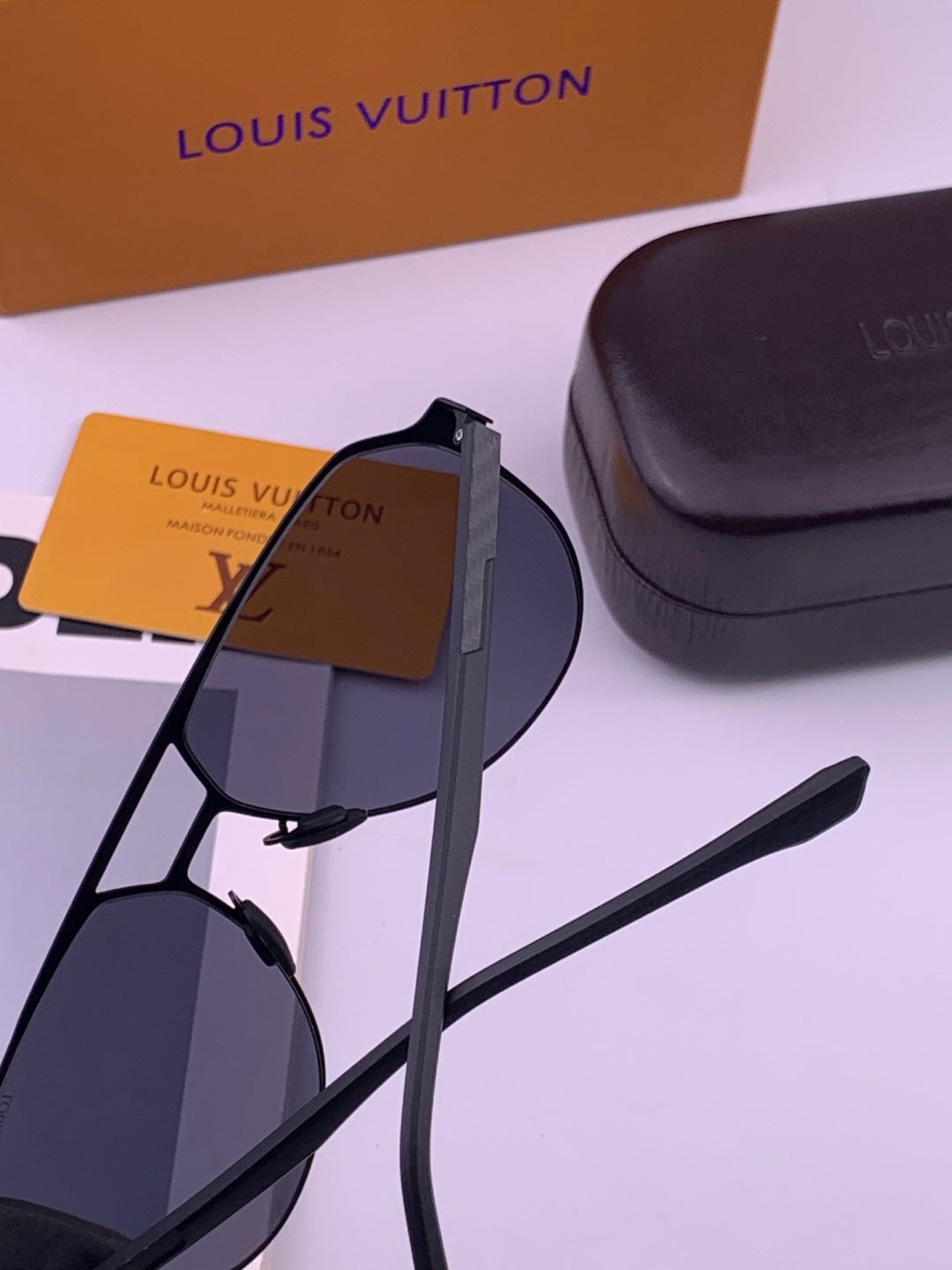 Louis Vuitton L315 Fashion Gold Lens Sunglasses for Men & Women - 357712 - detail image 5