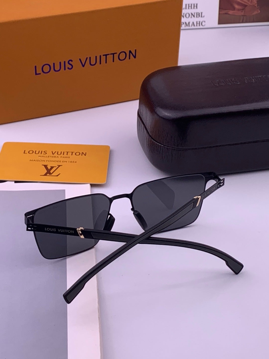 Louis Vuitton L516 Fashion Gold Lens Sunglasses for Men & Women - 357714 - detail image 6