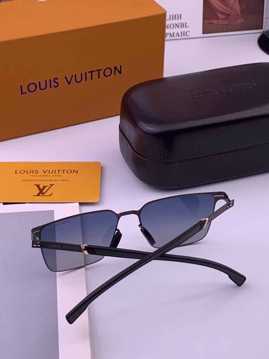 Louis Vuitton L516 Fashion Gold Lens Sunglasses for Men & Women - 357715 - detail image 5