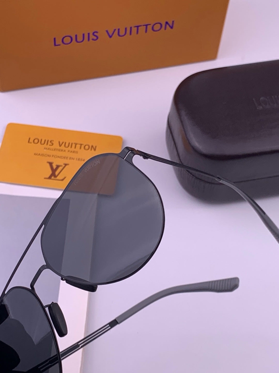 Louis Vuitton L39 Fashion Gold Lens Sunglasses for Men & Women - 357717 - detail image 3