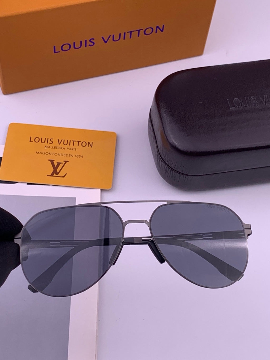 Louis Vuitton L39 Fashion Gold Lens Sunglasses for Men & Women - 357719