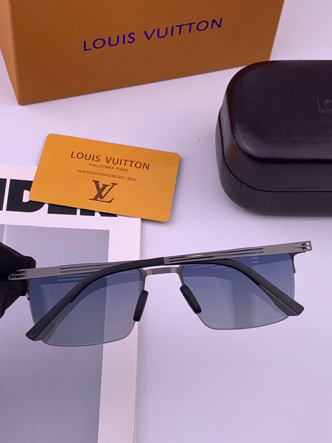 Louis Vuitton L510 Fashion Gold Lens Sunglasses for Men & Women - 357721 - detail image 4