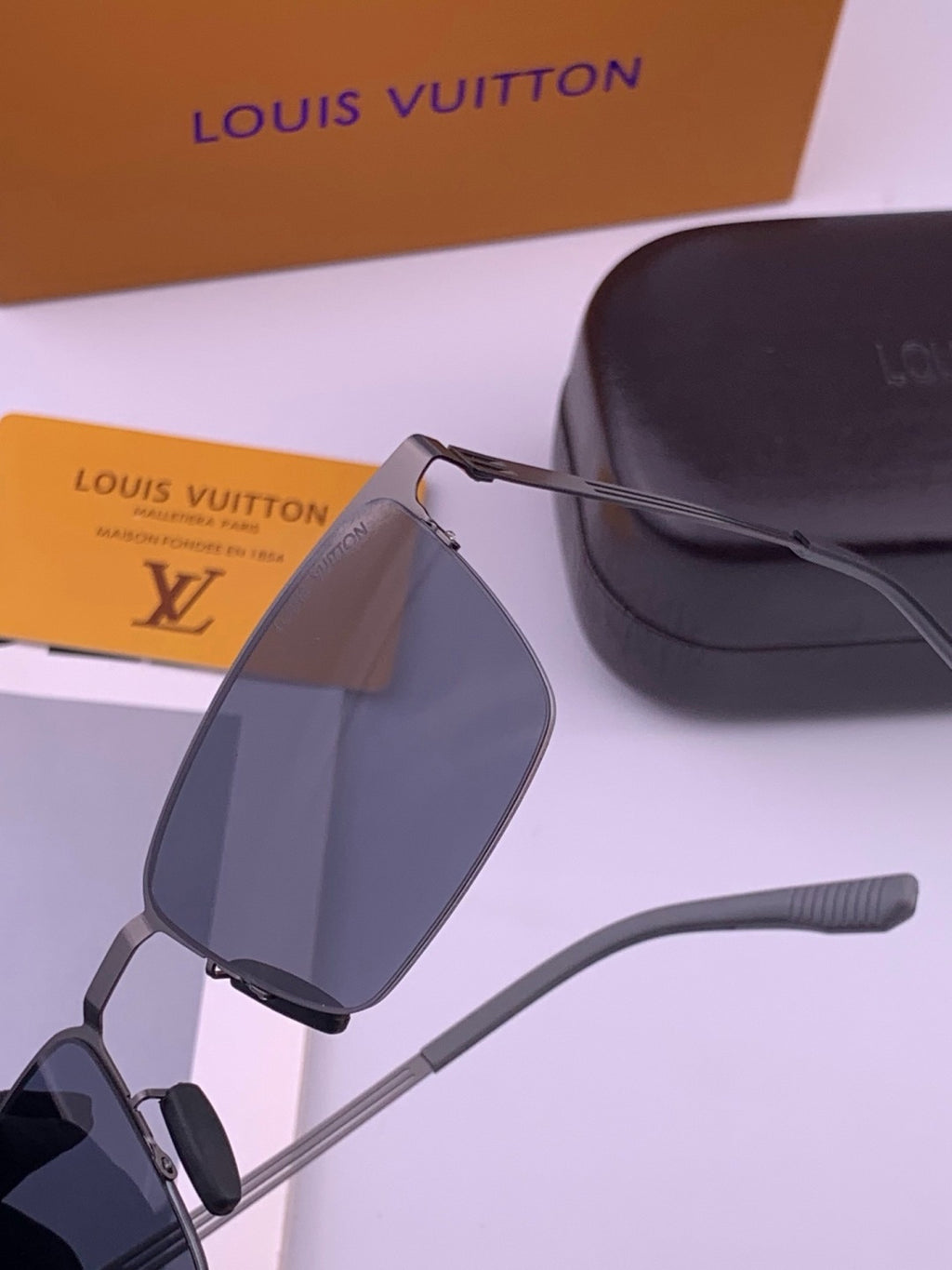 Louis Vuitton L510 Fashion Gold Lens Sunglasses for Men & Women - 357722 - detail image 3