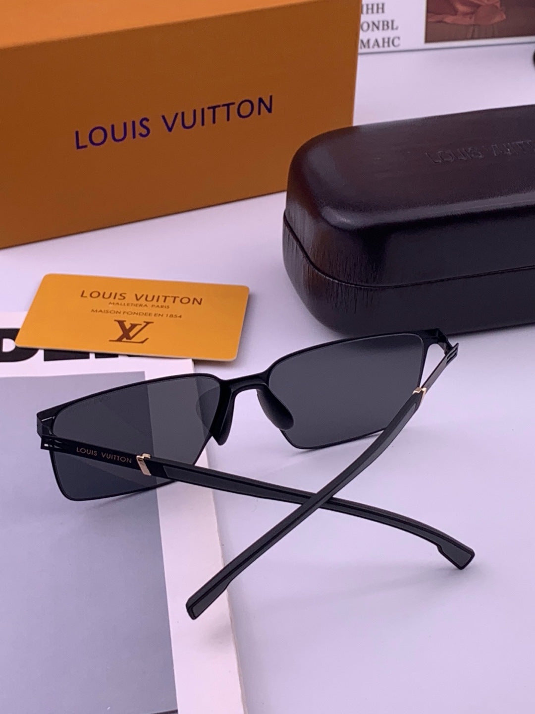 Louis Vuitton L316 Fashion Gold Lens Sunglasses for Men & Women - 357723 - detail image 6