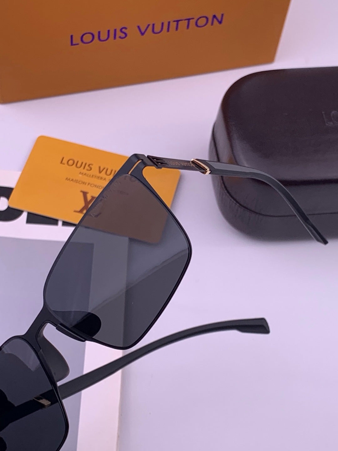 Louis Vuitton L316 Fashion Gold Lens Sunglasses for Men & Women - 357723 - detail image 3