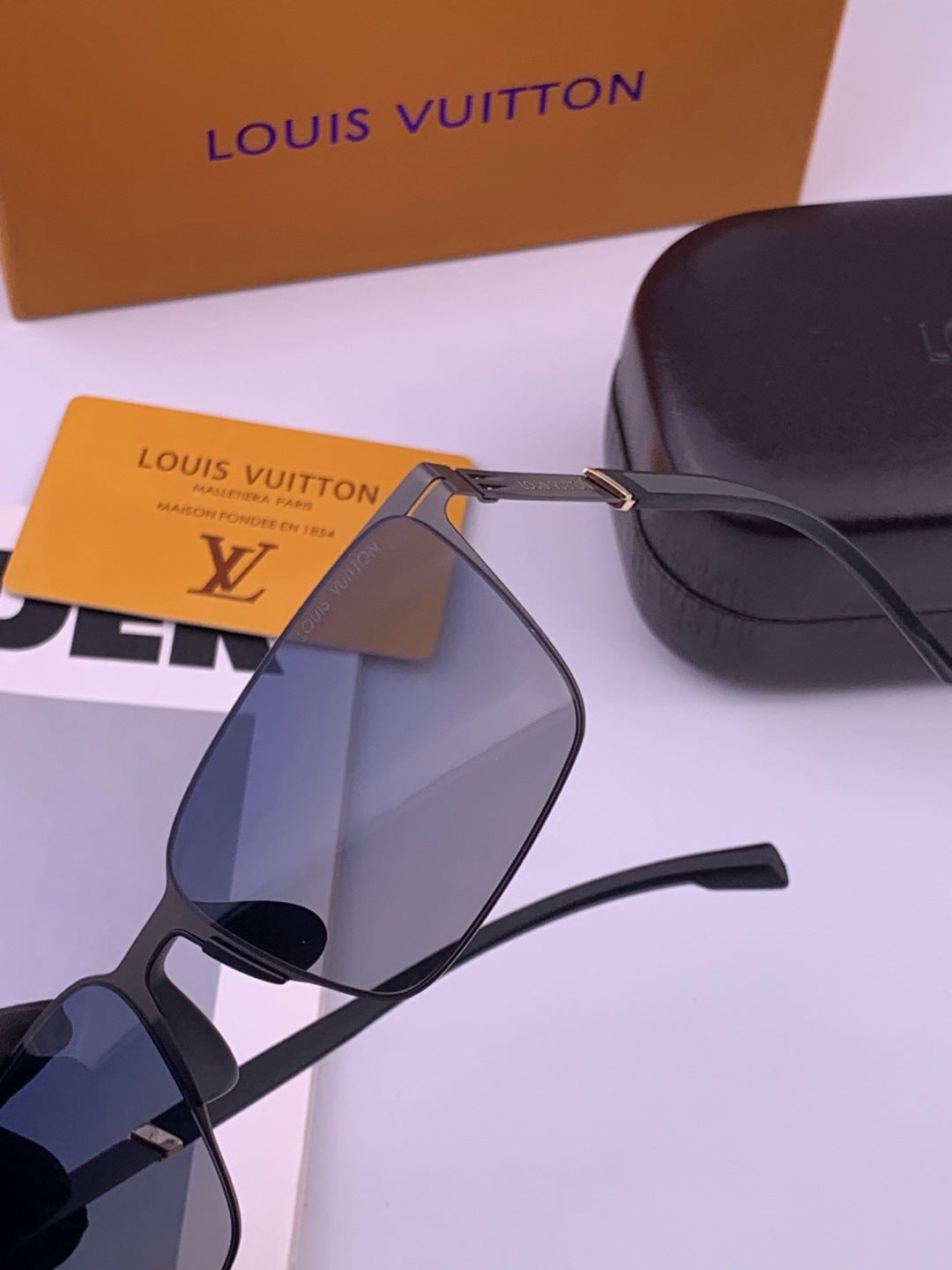 Louis Vuitton L316 Fashion Gold Lens Sunglasses for Men & Women - 357724 - detail image 3