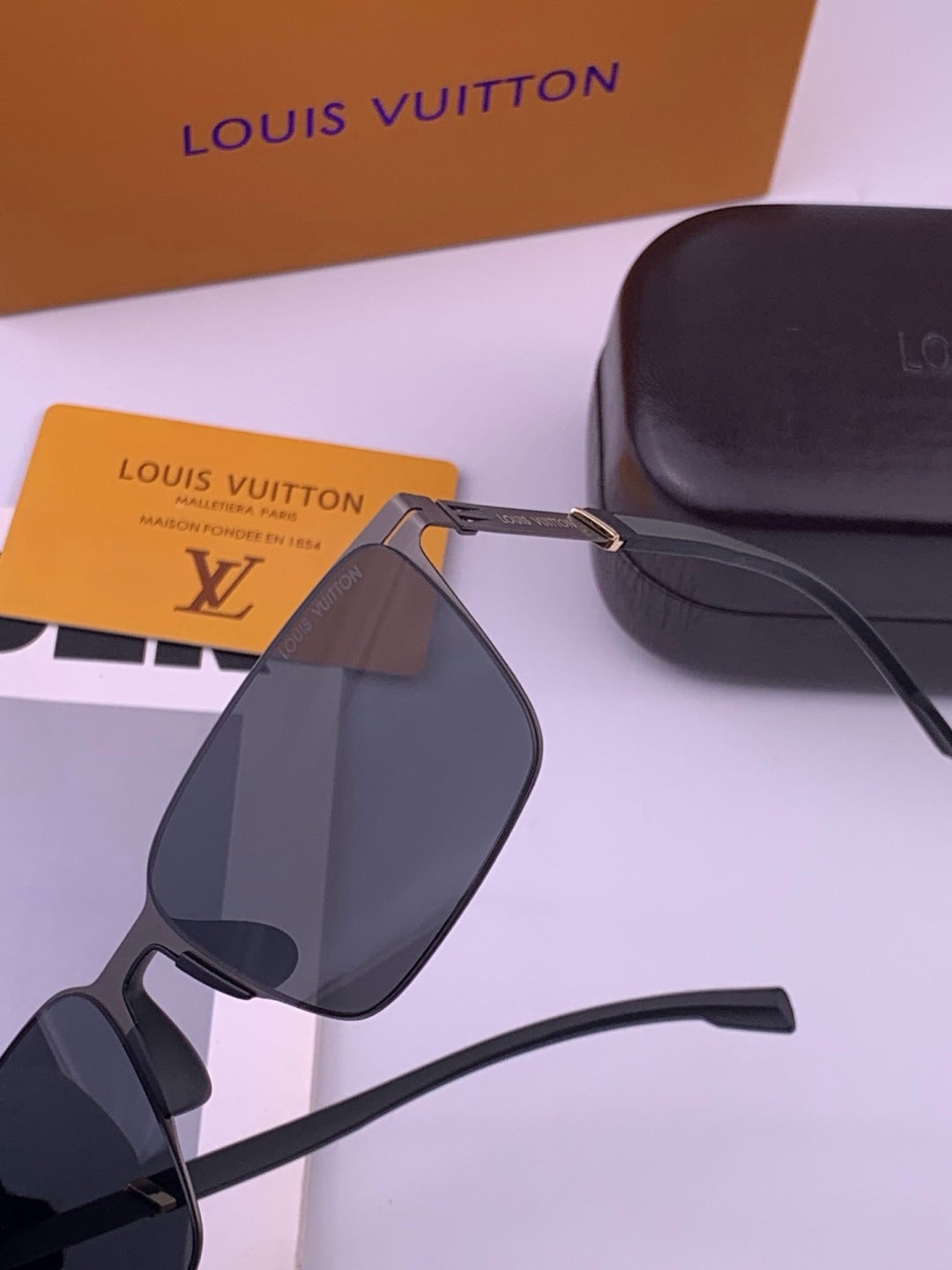 Louis Vuitton L316 Fashion Brown Lens Sunglasses for Men & Women - 357725 - detail image 6