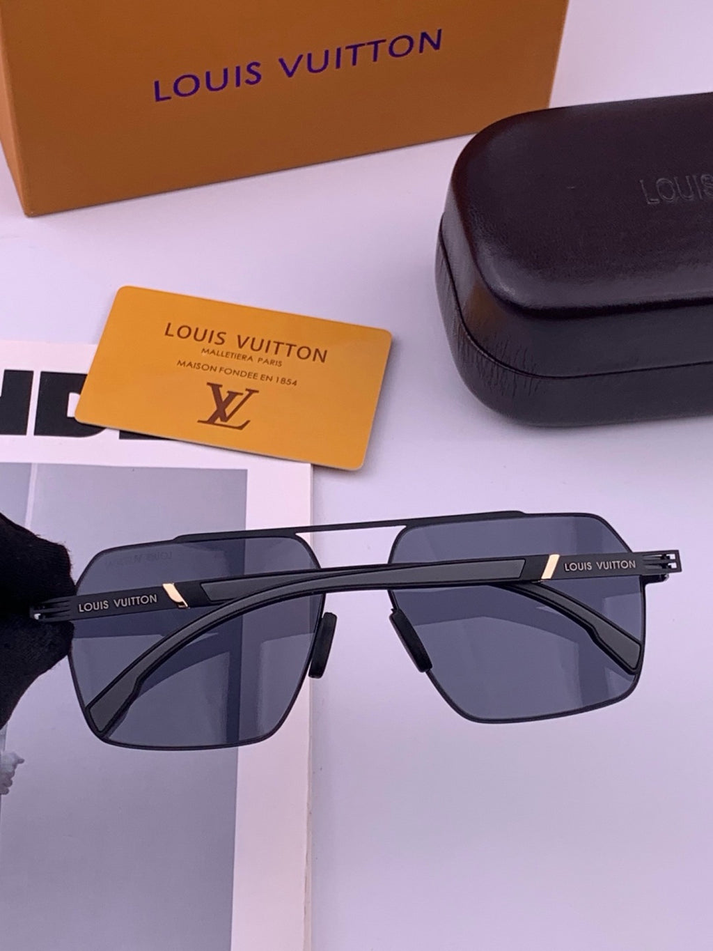 Louis Vuitton L313 Fashion Gold Lens Sunglasses for Men & Women - 357726 - detail image 5