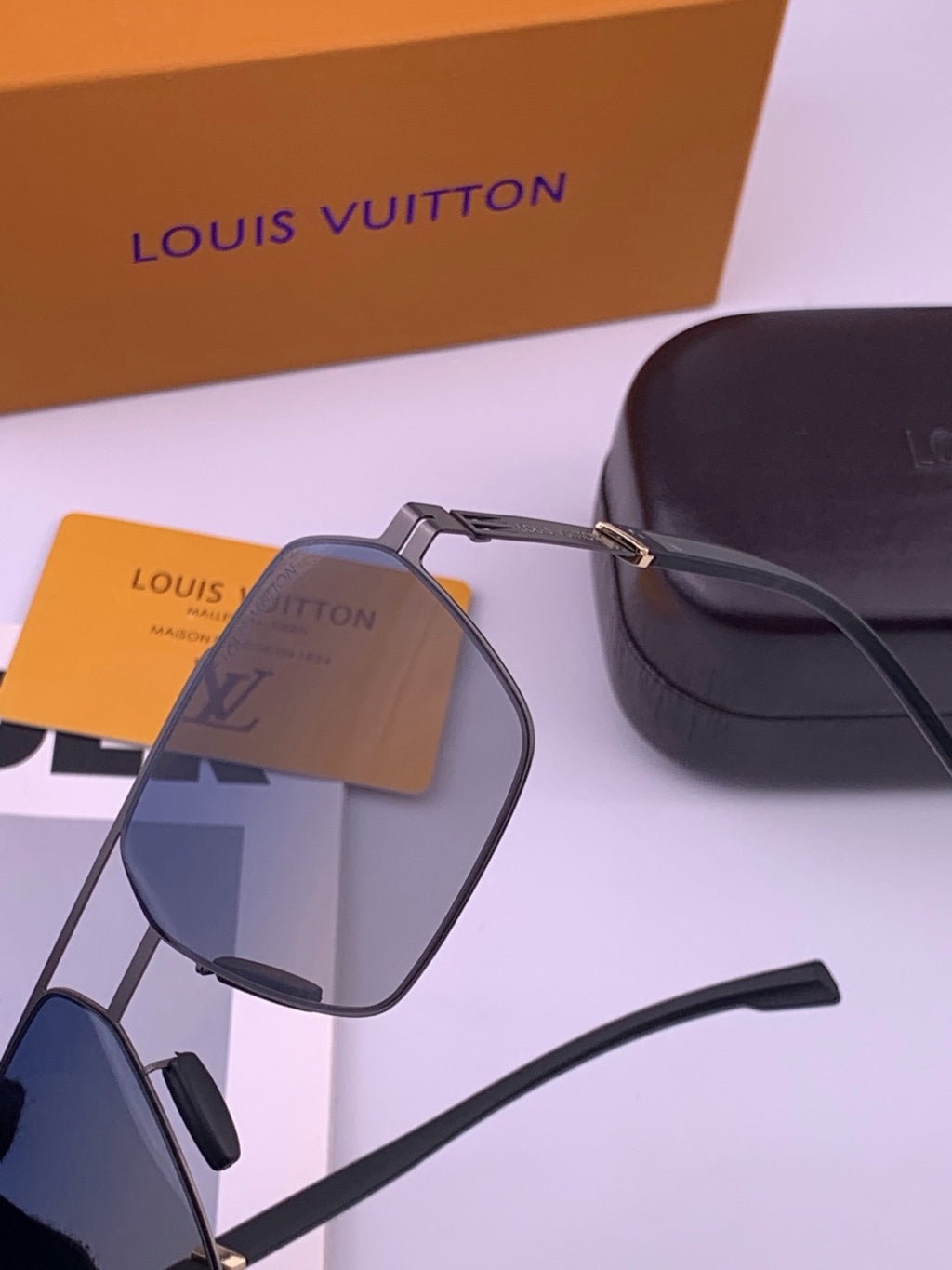 Louis Vuitton L313 Fashion Gold Lens Sunglasses for Men & Women - 357727 - detail image 2