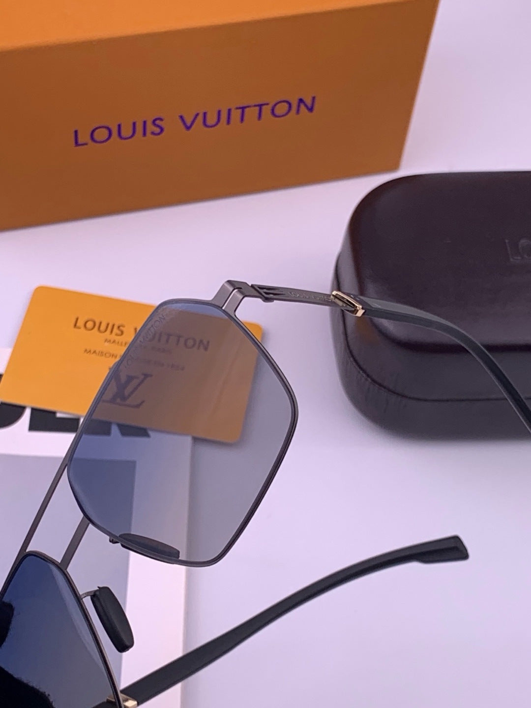 Louis Vuitton L313 Fashion Gold Lens Sunglasses for Men & Women - 357727 - detail image 2