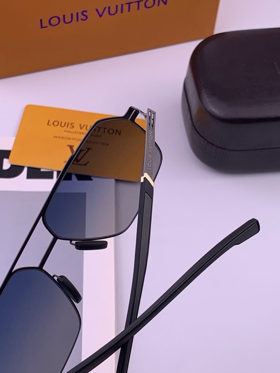 Louis Vuitton L313 Fashion Gold Lens Sunglasses for Men & Women - 357727 - detail image 4