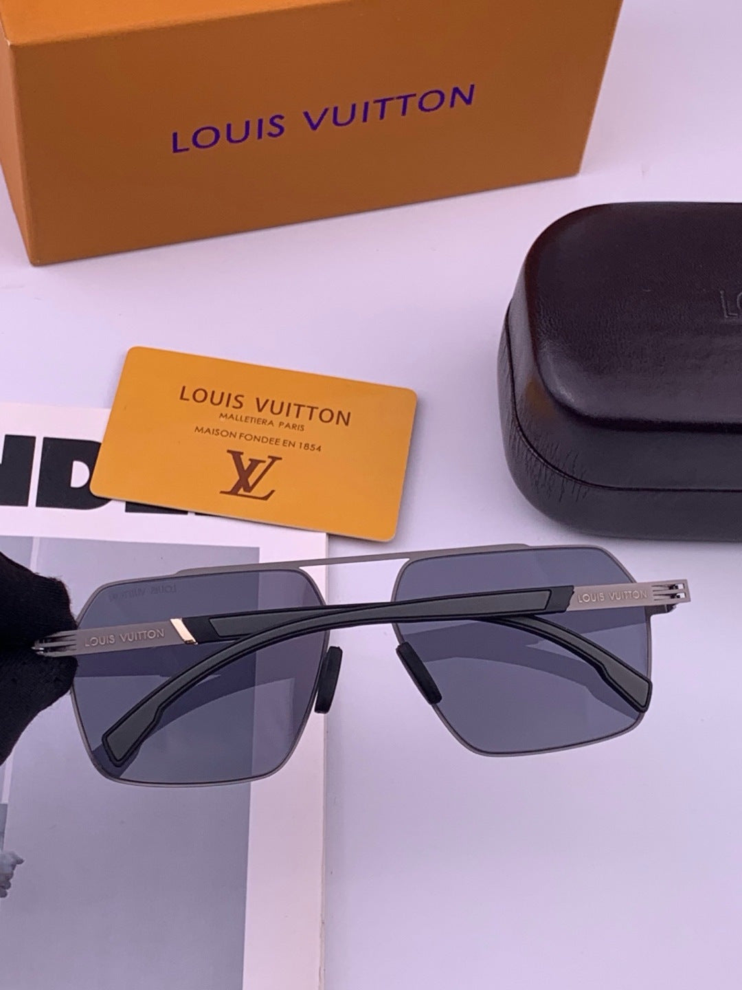Louis Vuitton L313 Fashion Gold Lens Sunglasses for Men & Women - 357728 - detail image 4