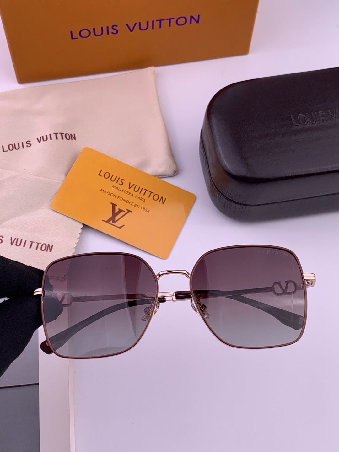 Louis Vuitton L8191 Polarized Aviator Gold Lens Sunglasses for Men & - 357729 - detail image 2
