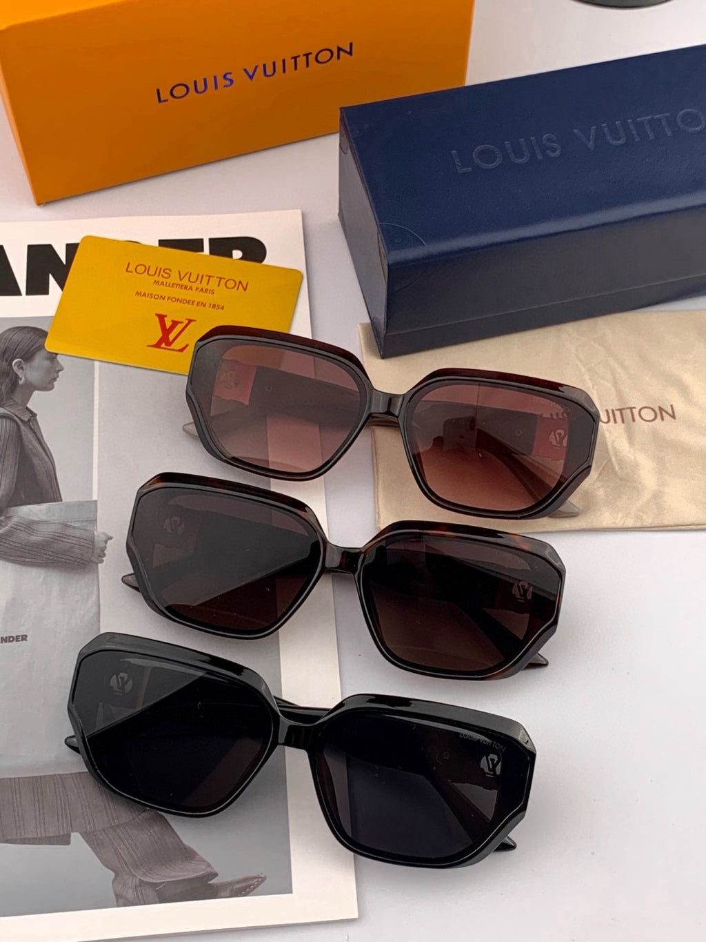 Louis Vuitton L8551 Square Pink Lens Sunglasses for Men & Women - 357704 - detail image 4