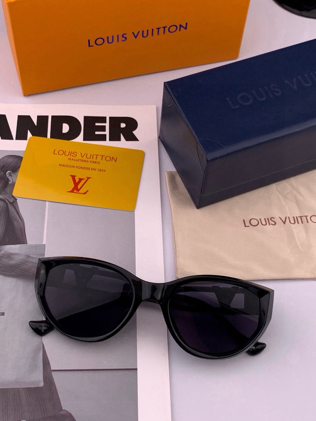 Louis Vuitton L1231 Square Black Lens Sunglasses for Men & Women - 357708 - detail image 2