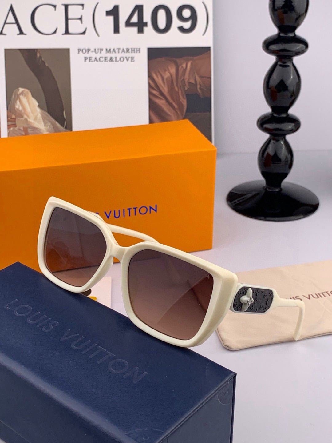 Louis Vuitton L6221 Square Black Lens Sunglasses for Men & Women - 357709 - detail image 3