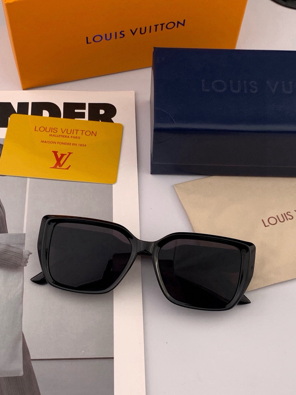 Louis Vuitton L6221 Square Black Lens Sunglasses for Men & Women - 357709 - detail image 2