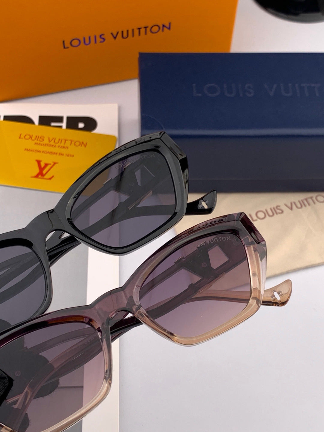 Louis Vuitton L4550 Square Black Lens Sunglasses for Men & Women - 357710 - detail image 5