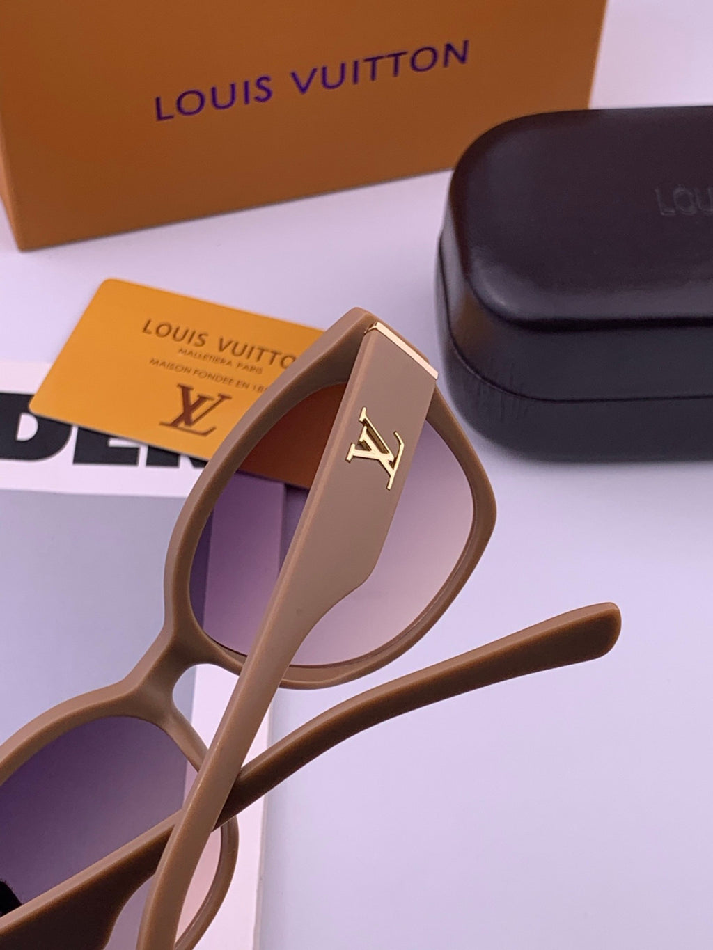 Louis Vuitton L27001 Square Black Lens Sunglasses for Men & Women - 357646 - detail image 4
