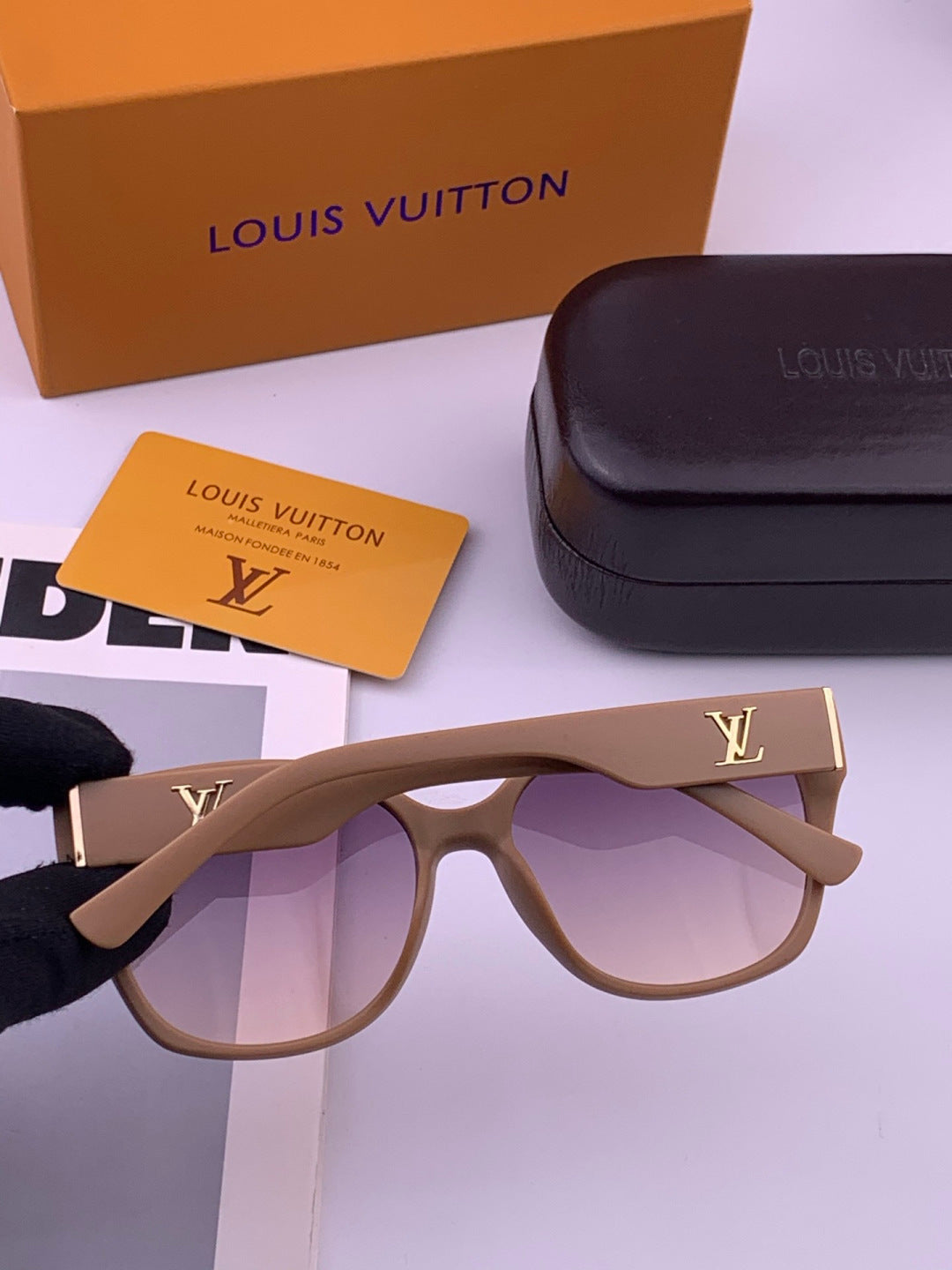 Louis Vuitton L27001 Square Black Lens Sunglasses for Men & Women - 357646 - detail image 5