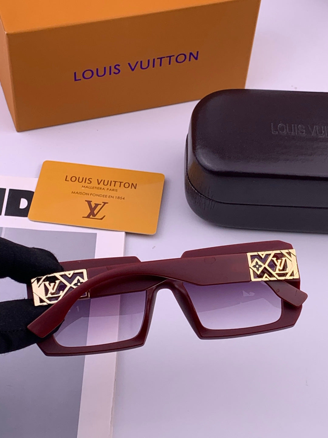 Louis Vuitton L77001 Square Brown Lens Sunglasses for Men & Women - 357650 - detail image 2