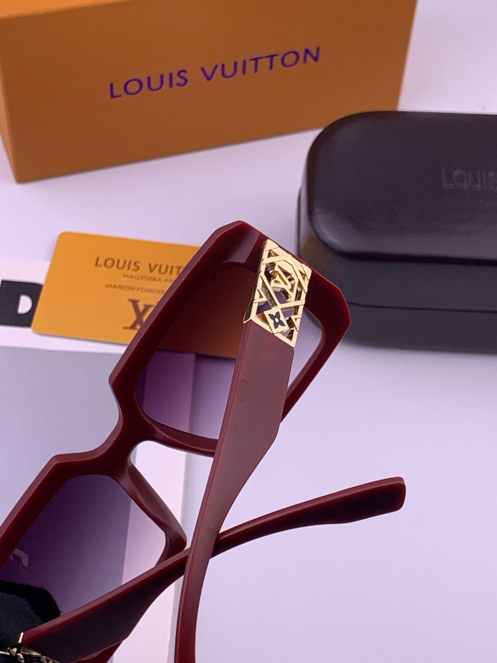 Louis Vuitton L77001 Square Brown Lens Sunglasses for Men & Women - 357650 - detail image 5