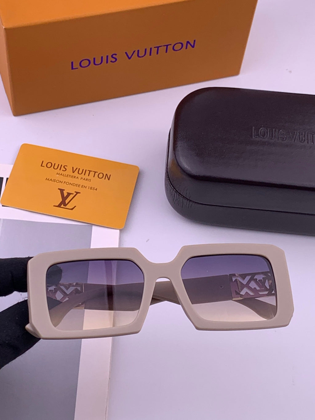 Louis Vuitton L77001 Square Brown Lens Sunglasses for Men & Women - 357652