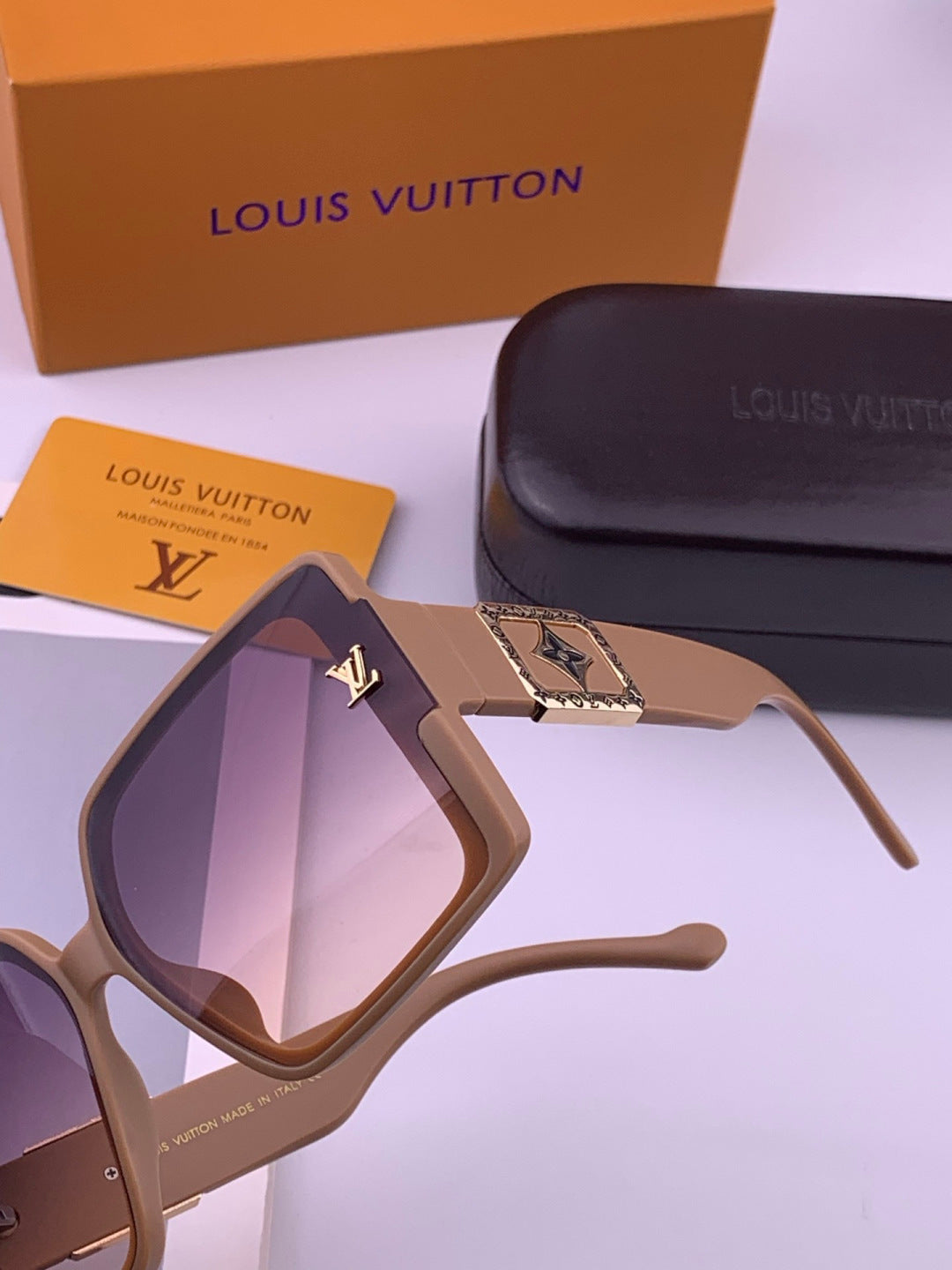 Louis Vuitton L97003 Square Black Lens Sunglasses for Men & Women - 357653 - detail image 3