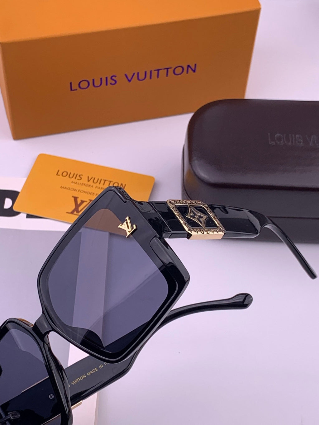 Louis Vuitton L97003 Square Black Lens Sunglasses for Men & Women - 357654 - detail image 3