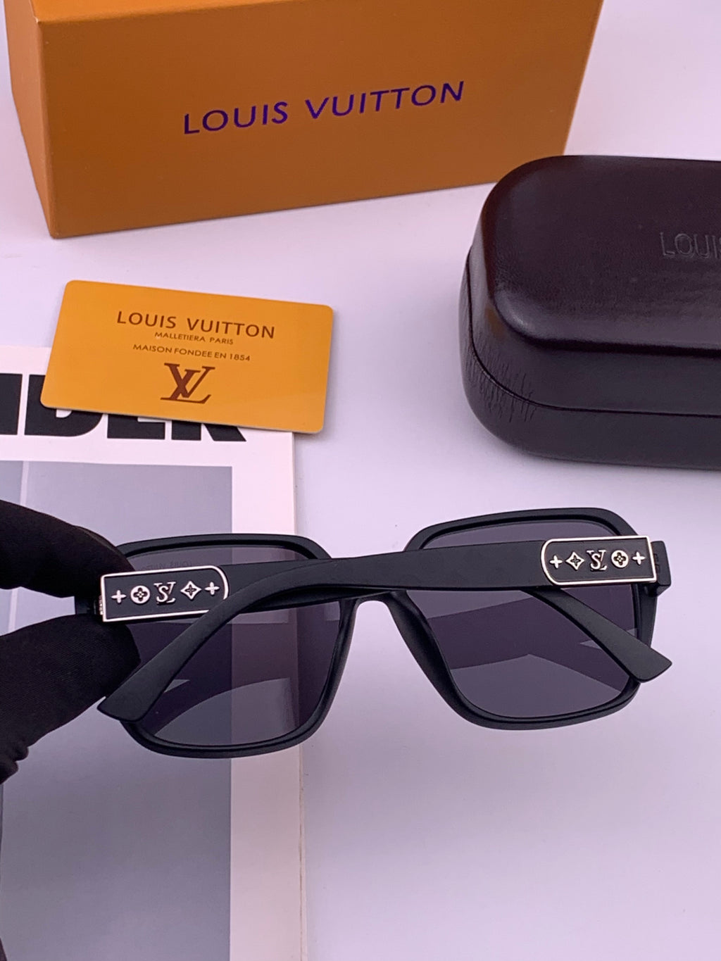 Louis Vuitton L3305 Square Black Lens Sunglasses for Men & Women - 357658 - detail image 6