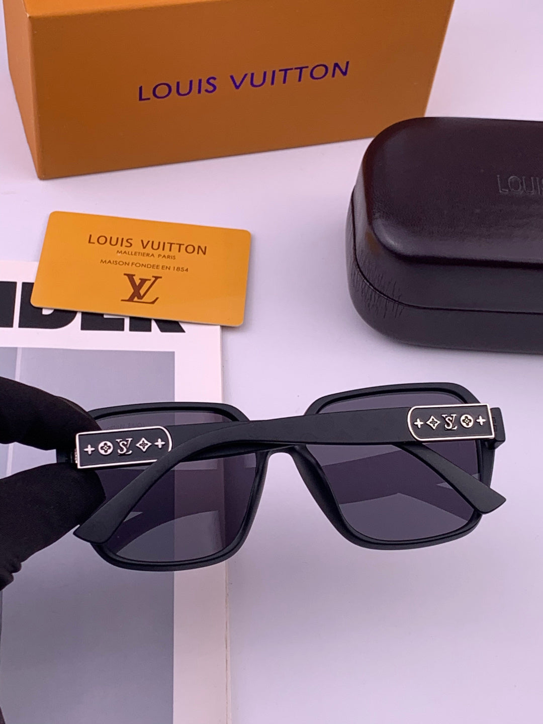 Louis Vuitton L3305 Square Black Lens Sunglasses for Men & Women - 357658 - detail image 6
