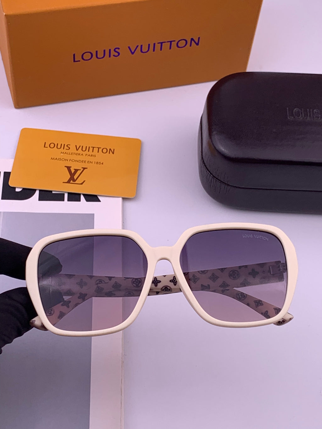 Louis Vuitton L3305 Square Gold Lens Sunglasses for Men & Women - 357659