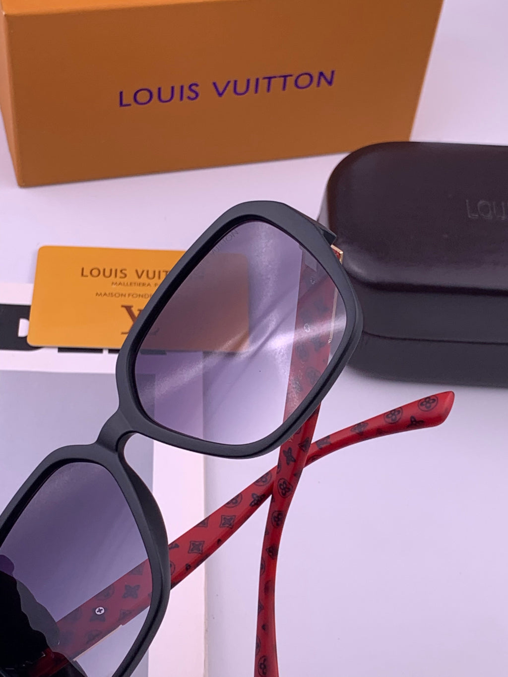 Louis Vuitton L3305 Square Gold Lens Sunglasses for Men & Women - 357660 - detail image 4