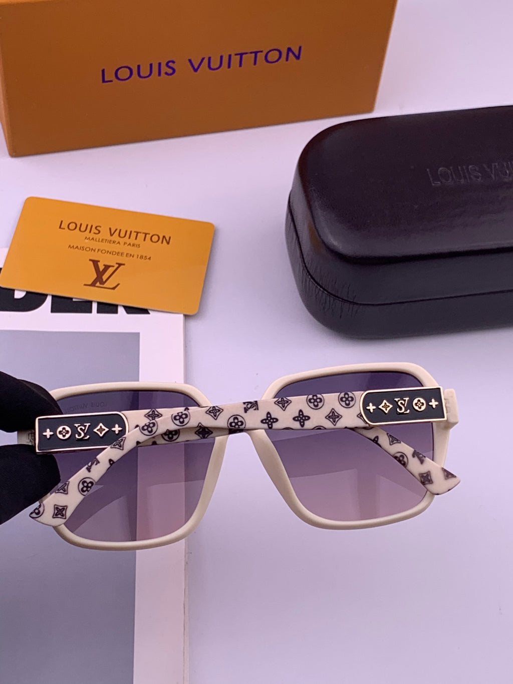 Louis Vuitton L3305 Square Gold Lens Sunglasses for Men & Women - 357659 - detail image 7