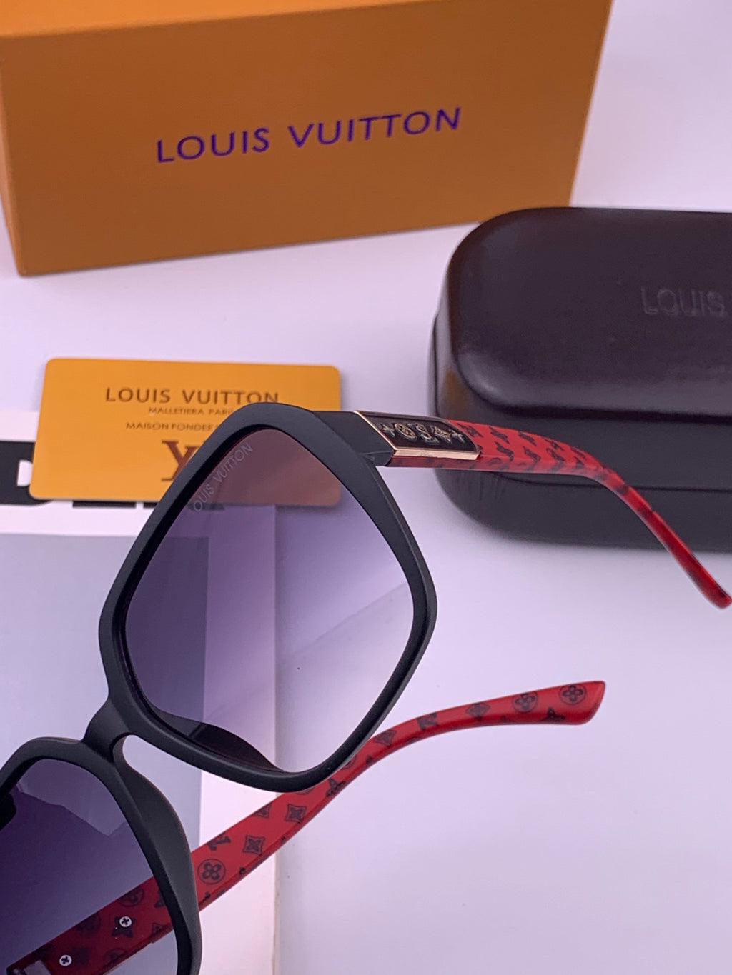 Louis Vuitton L3305 Square Gold Lens Sunglasses for Men & Women - 357660 - detail image 3