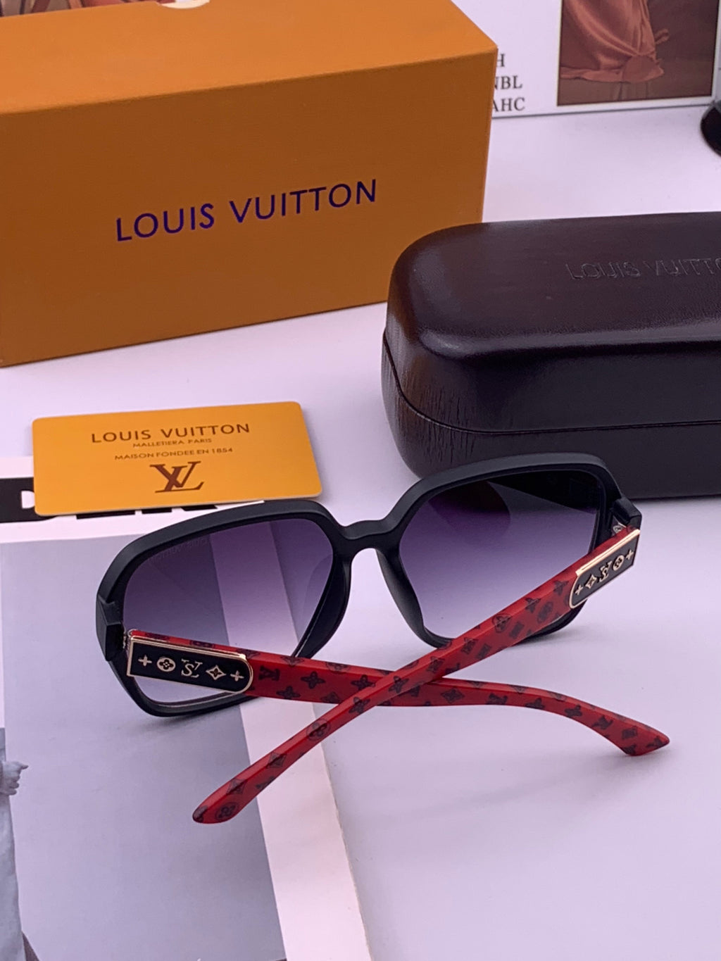 Louis Vuitton L3305 Square Gold Lens Sunglasses for Men & Women - 357660 - detail image 5