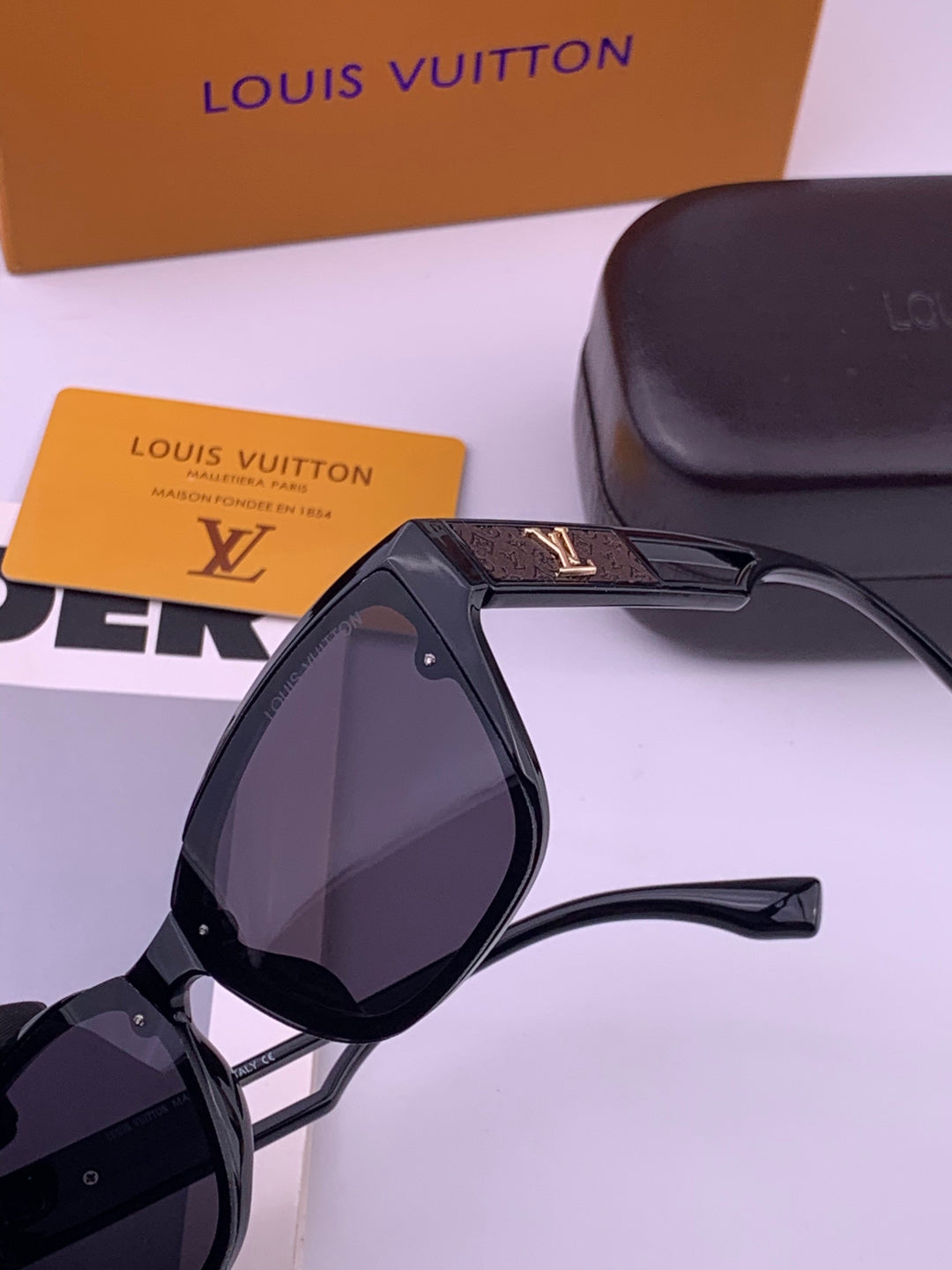 Louis Vuitton L7310 Square Gold Lens Sunglasses for Men & Women - 357662 - detail image 3