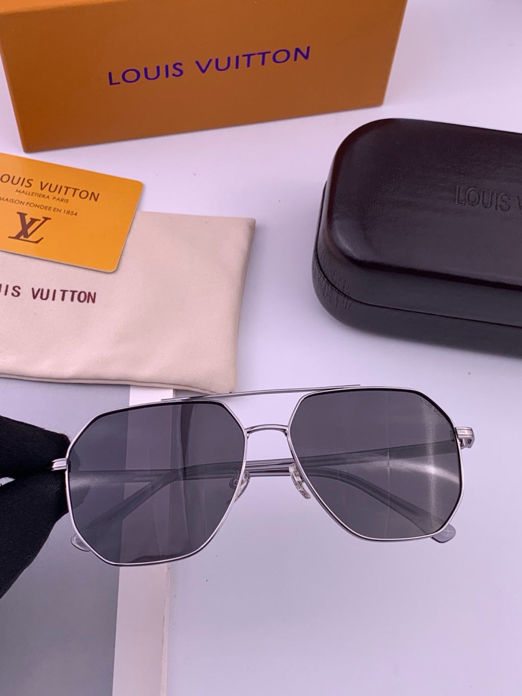 Louis Vuitton L8863 Polarized Aviator Black Lens Sunglasses for Men & - 357663