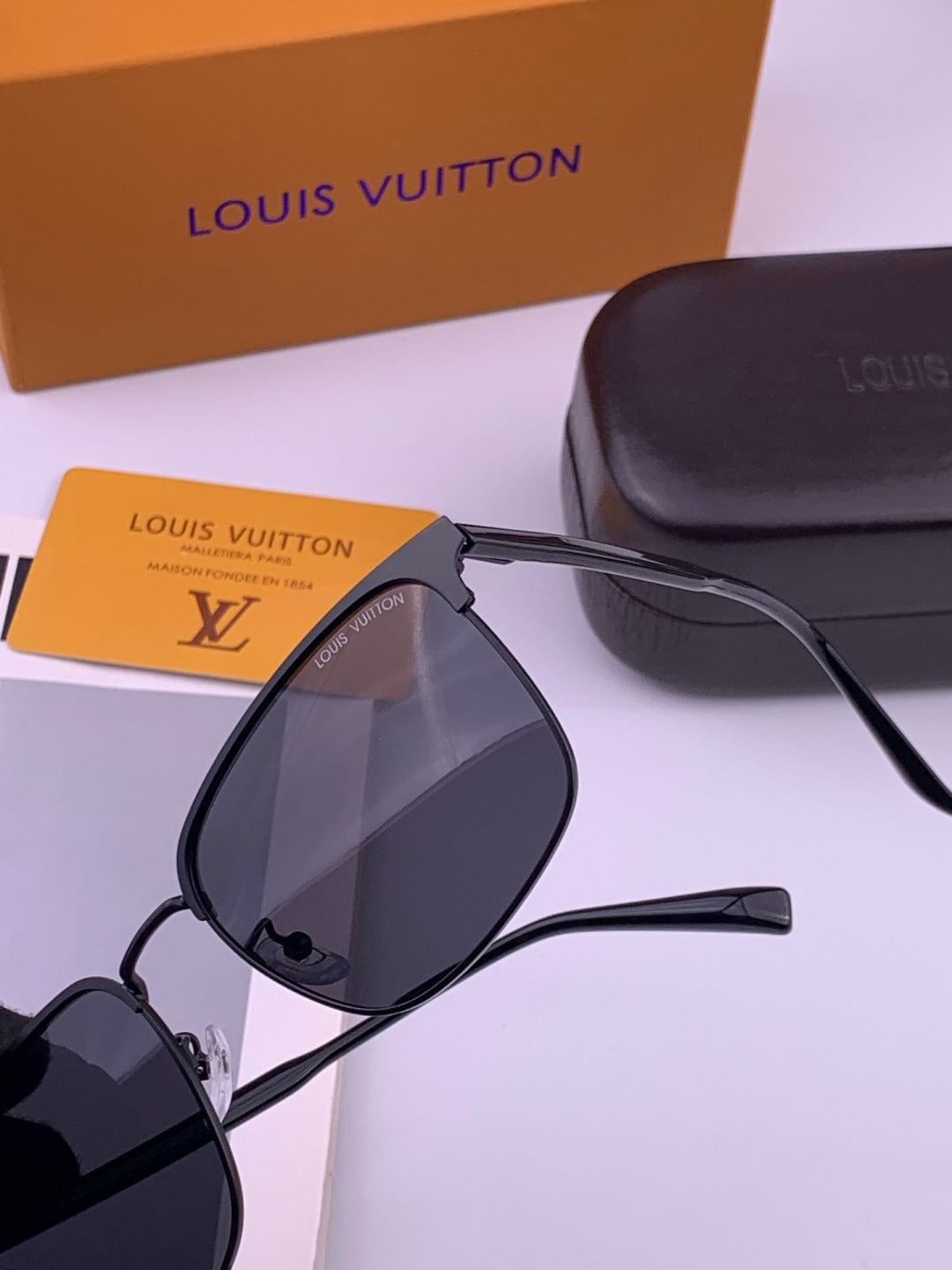 Louis Vuitton L3343 Polarized Aviator Black Lens Sunglasses for Men & Women - detail image 3