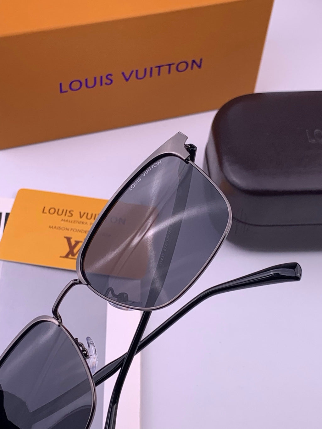 Louis Vuitton L3343 Polarized Aviator Brown Lens Sunglasses for Men & Women - detail image 6