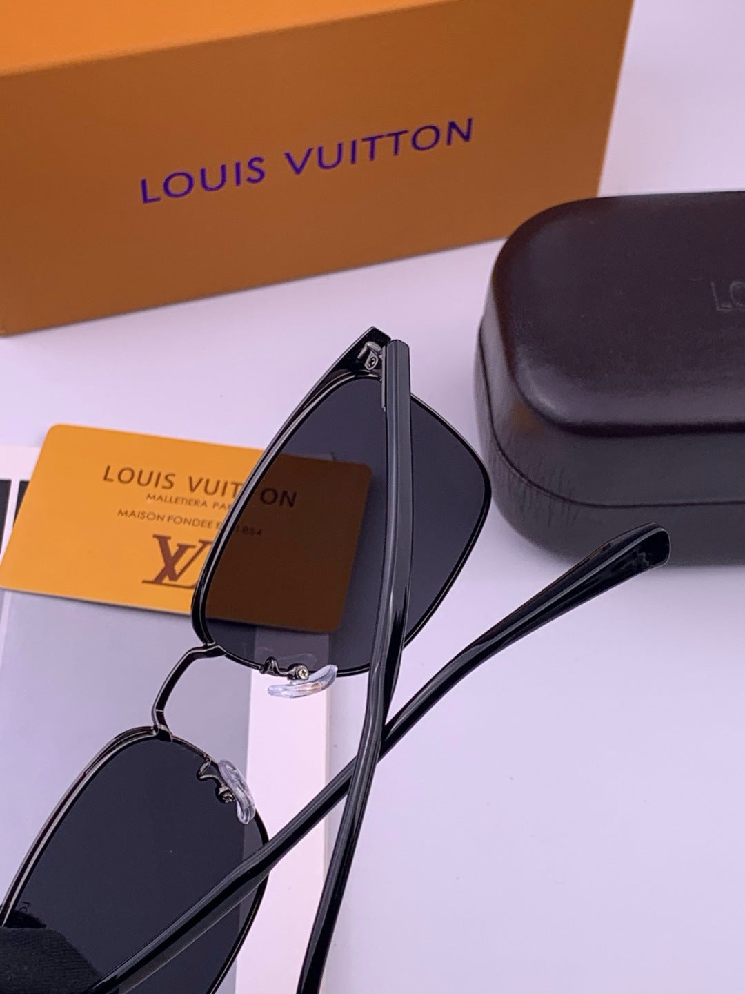 Louis Vuitton L3343 Polarized Aviator Brown Lens Sunglasses for Men & Women - detail image 5