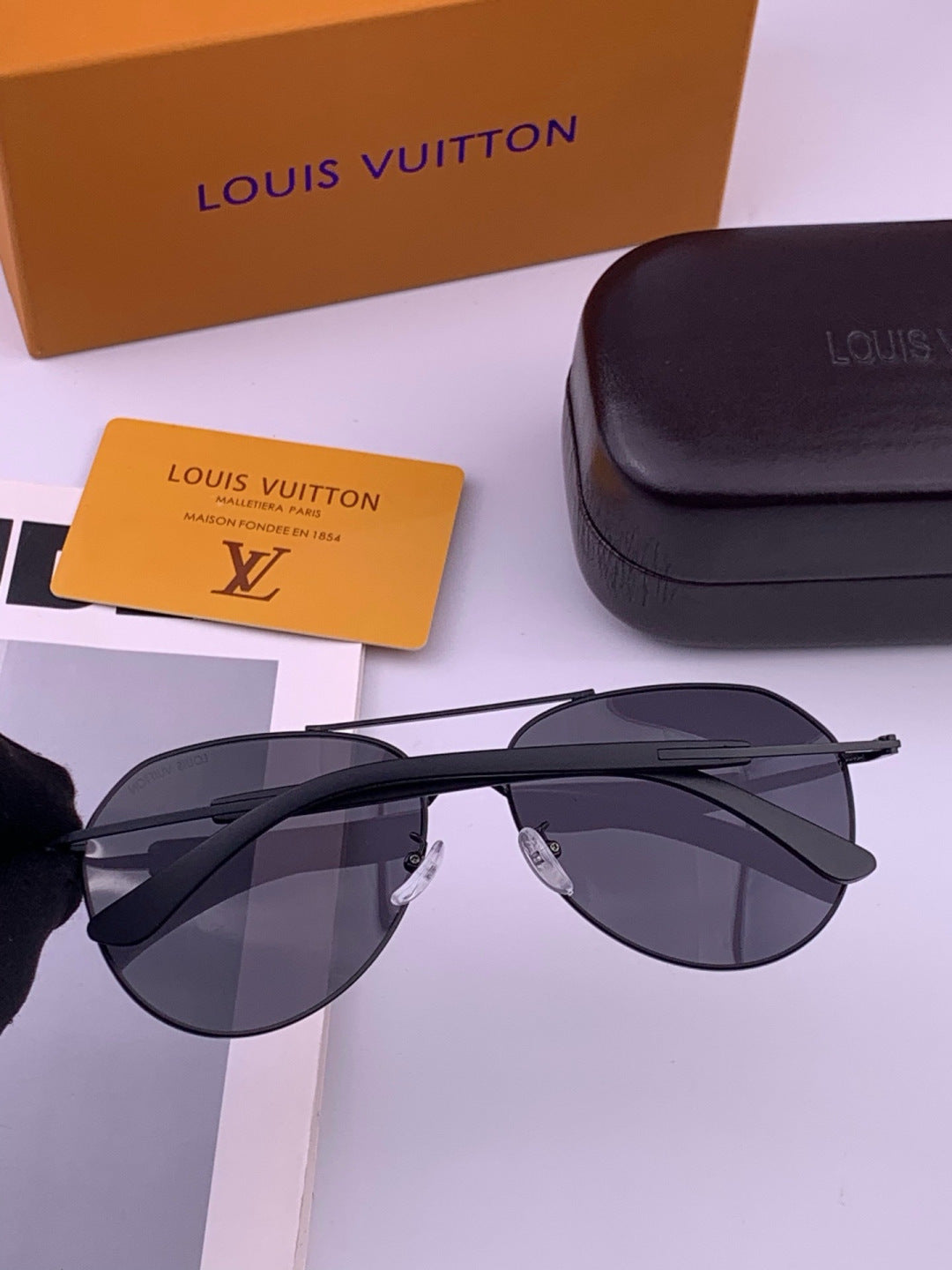 Louis Vuitton L8333 Polarized Aviator Black Lens Sunglasses for Men & - 357622 - detail image 4