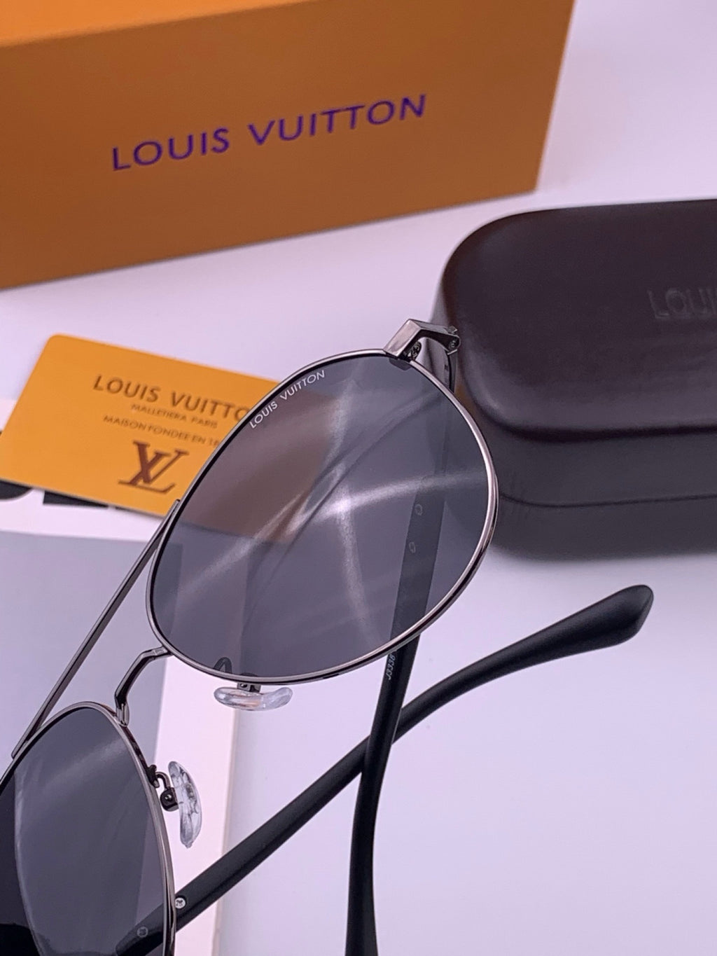 Louis Vuitton L8333 Polarized Aviator Black Lens Sunglasses for Men & - 357624 - detail image 6