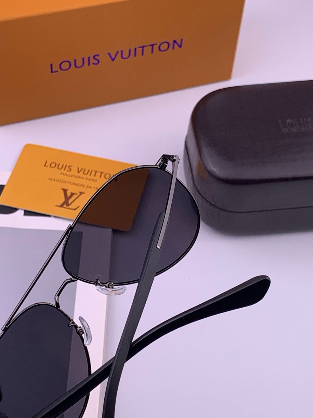 Louis Vuitton L8333 Polarized Aviator Black Lens Sunglasses for Men & - 357624 - detail image 4