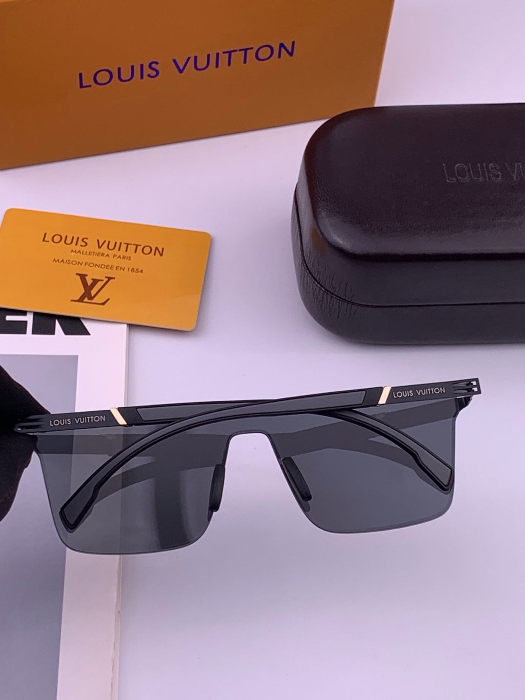 Louis Vuitton L016 Fashion Brown Lens Sunglasses for Men & Women - 357631 - detail image 6