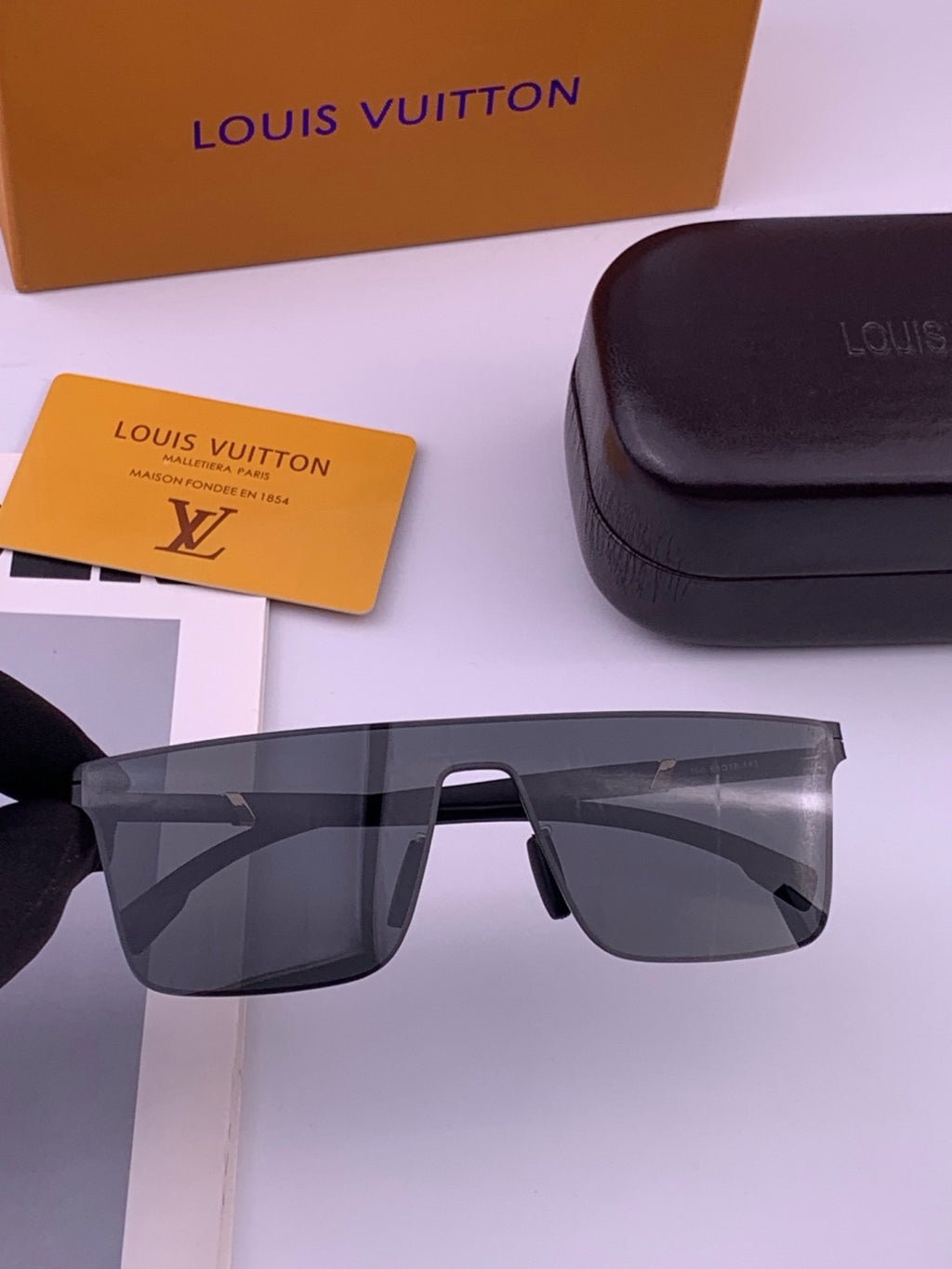 Louis Vuitton L016 Fashion Brown Lens Sunglasses for Men & Women - 357631